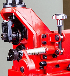 Рабочая зона желобонакаточного станка Brexit BrexGroover E1200-R1 Рабочая зона желобонакаточного станка Brexit BrexGroover E1200-R1